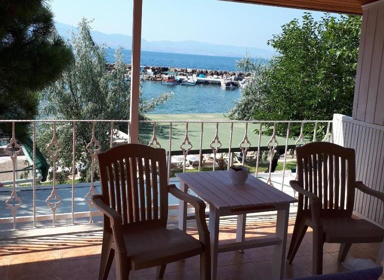 هتل Bergos Li̇man