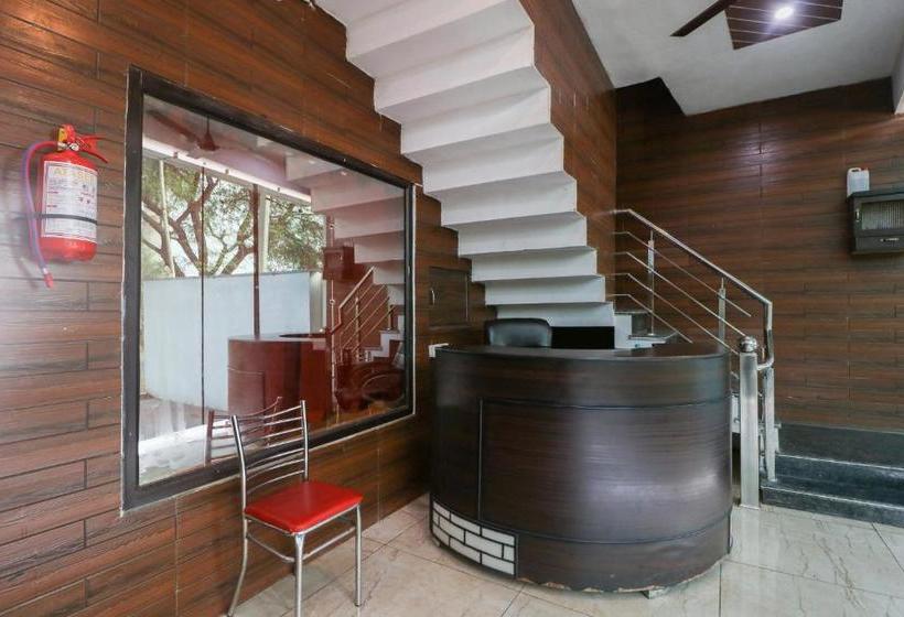 Hotel Oyo 65320 Surya