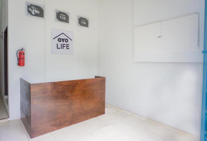 هتل Oyo Life 2366 Gatsu Kost