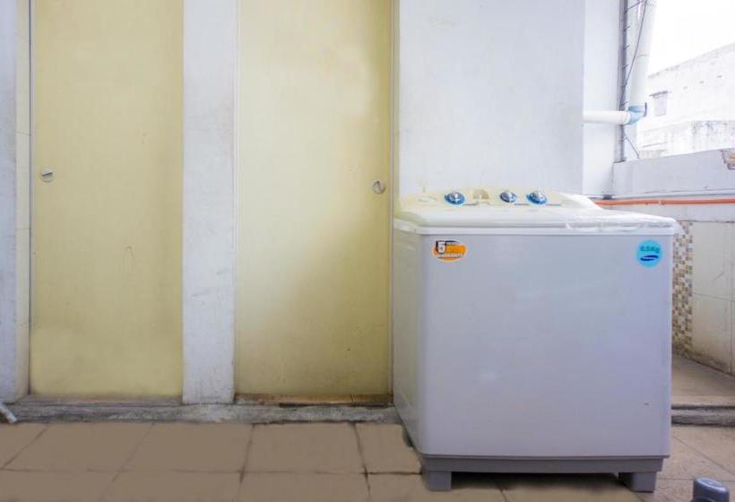 هتل Oyo Life 2366 Gatsu Kost