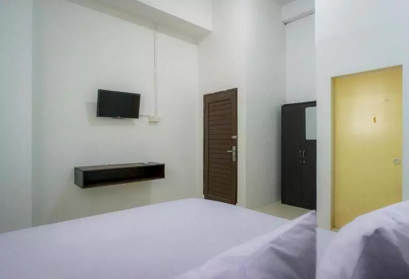 ホテル Oyo Life 2366 Gatsu Kost