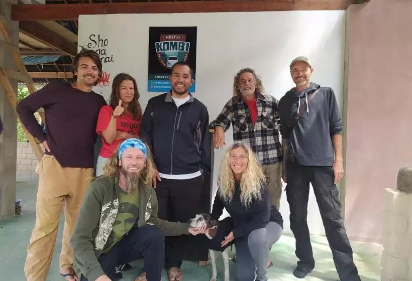 Kombi Hostel Camping