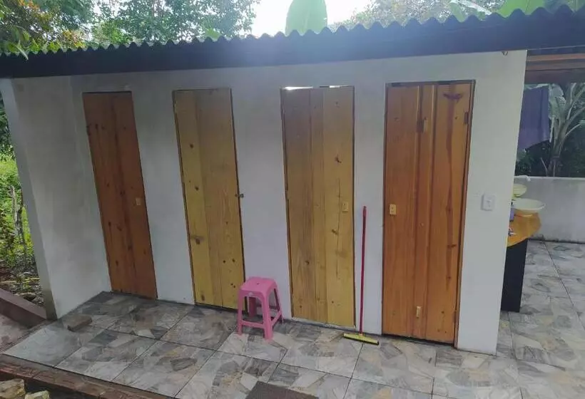 Kombi Hostel Camping