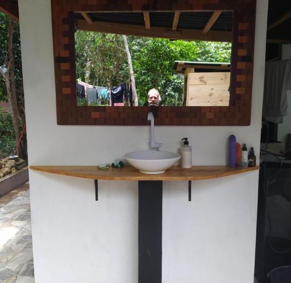 Kombi Hostel Camping