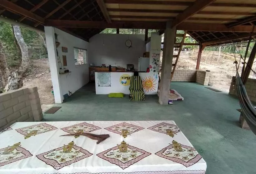 Kombi Hostel Camping