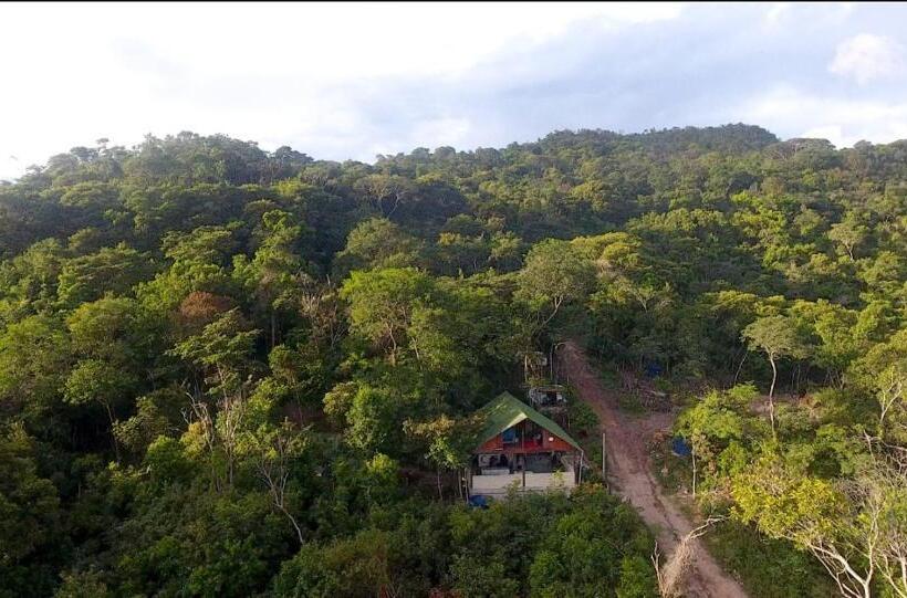 Kombi Hostel Camping