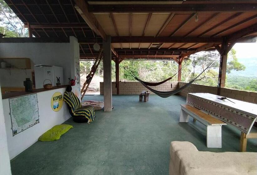 Kombi Hostel Camping