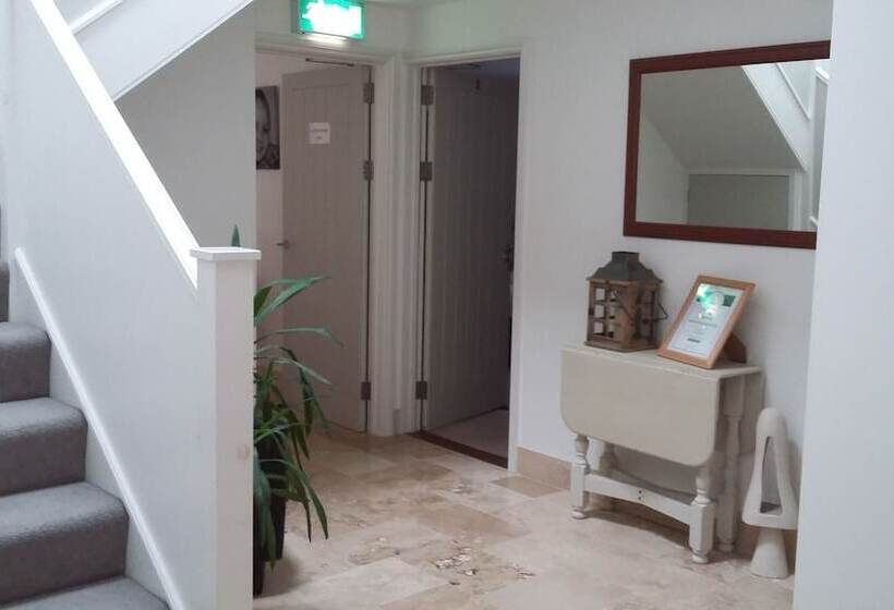 Tirah Bed And Breakfast