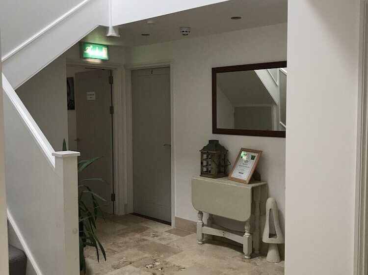 Tirah Bed And Breakfast