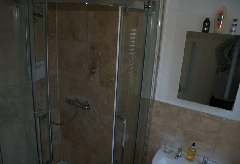 Tirah Bed And Breakfast