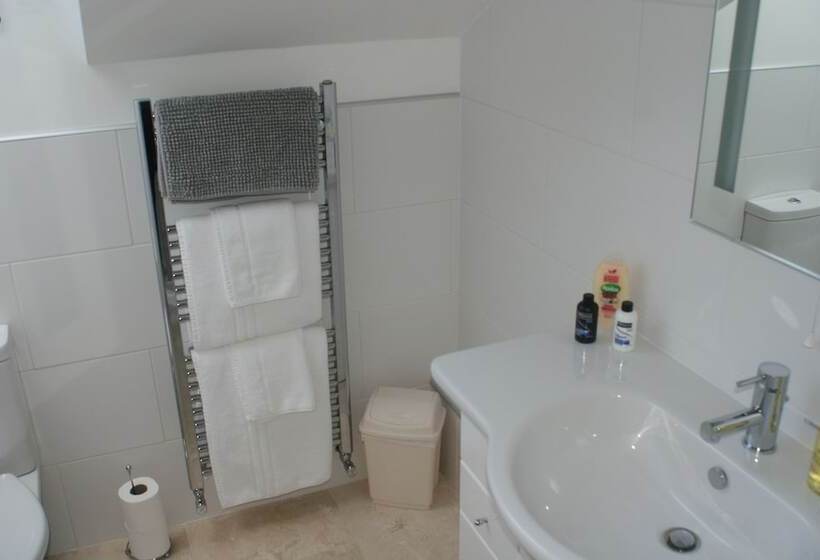 Tirah Bed And Breakfast