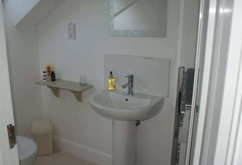 Tirah Bed And Breakfast