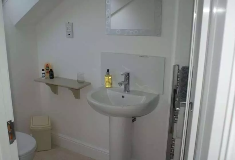 Tirah Bed And Breakfast