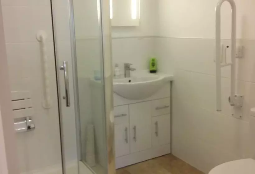 Tirah Bed And Breakfast