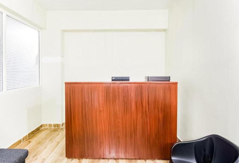 בית מלון כפרי Oyo 40630 Sriman Inn