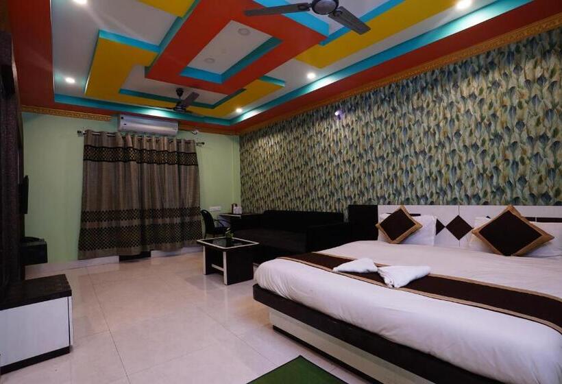 هتل Tirupati Lodge Njp