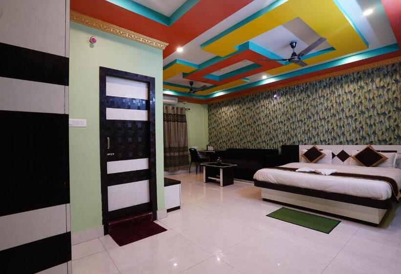 هتل Tirupati Lodge Njp