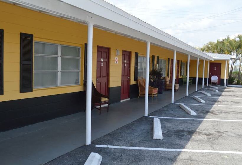 Tropicana Motel Wauchula