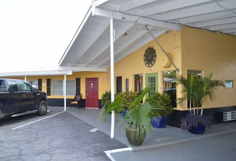 Tropicana Motel Wauchula