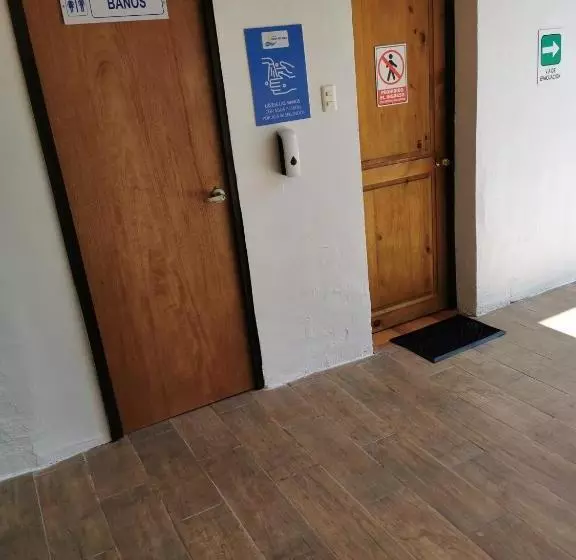 ユースホステル Hostal Luna Del Mar 840b