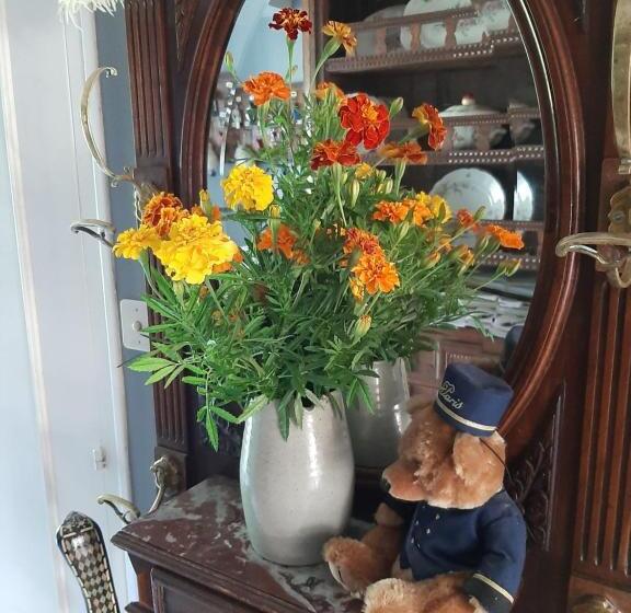 膳宿费 A L'ombre Du Mont St Michel