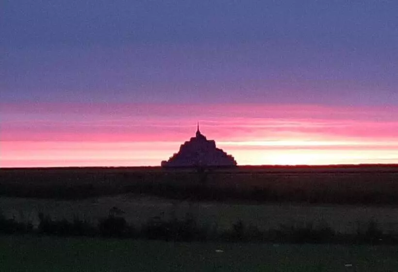 پانسیون A L'ombre Du Mont St Michel