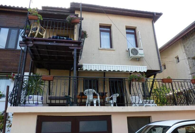پانسیون Guest House Zhelevi