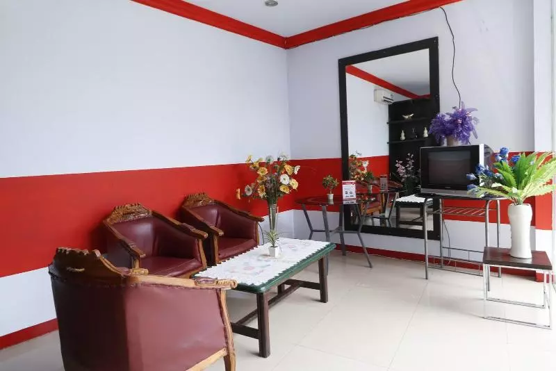 ペンション Reddoorz Plus @ Samratulangi Manado