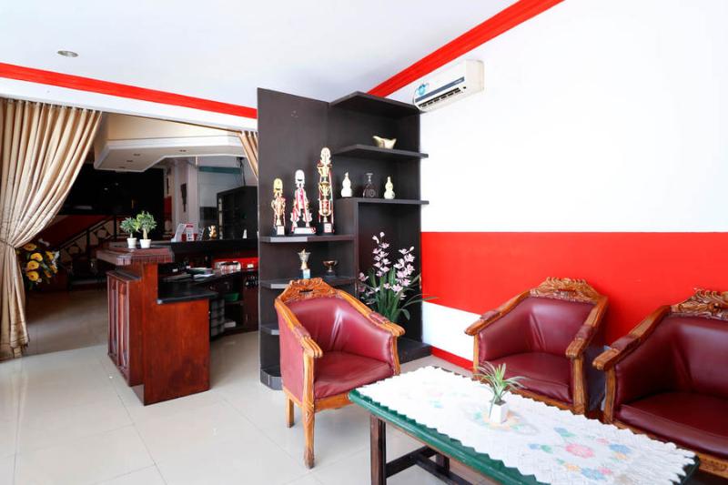 פנסיון Reddoorz Plus @ Samratulangi Manado