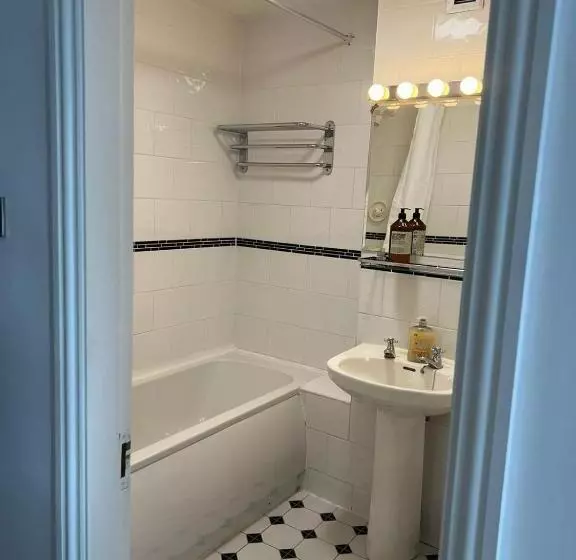 בית מלון כפרי Abbey Lane