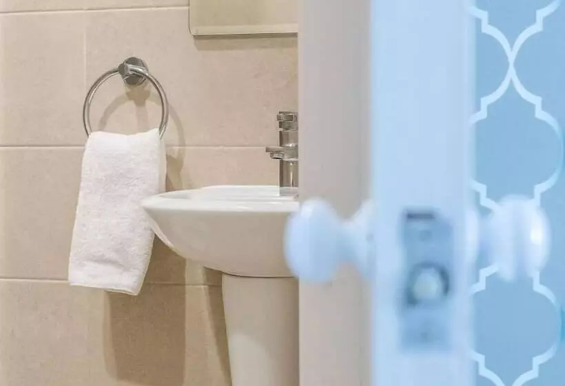 酒店 Clifden House By Nina