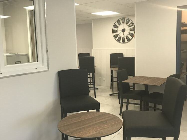 فندق Hôtel Grenoble Voreppe