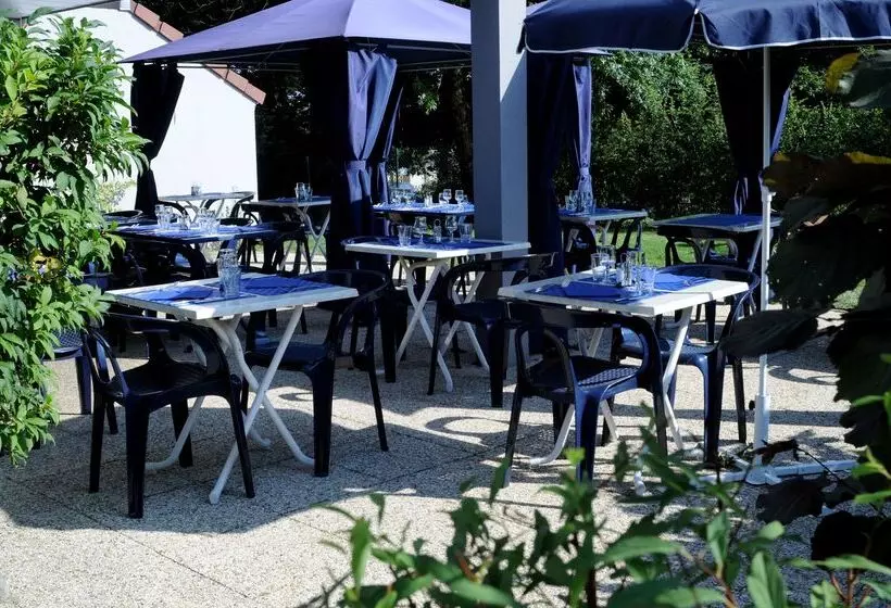 בית מלון כפרי Kyriad Bellegarde  Genève