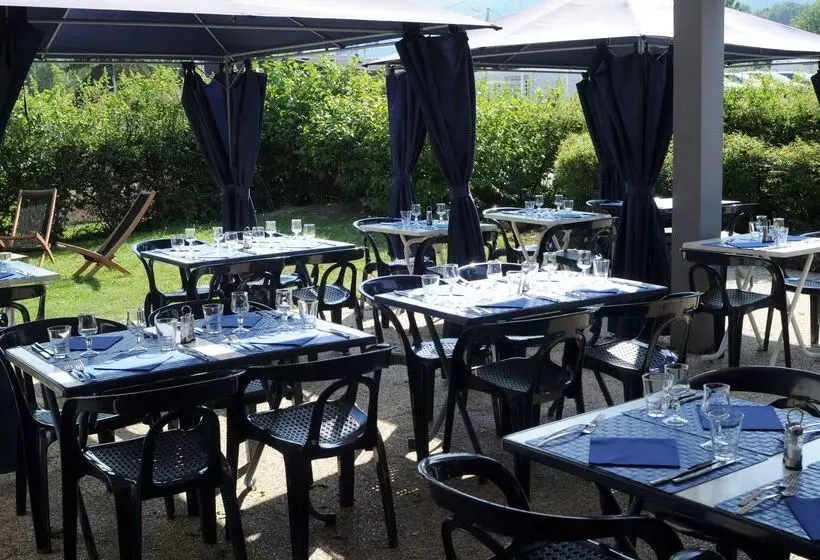 בית מלון כפרי Kyriad Bellegarde  Genève