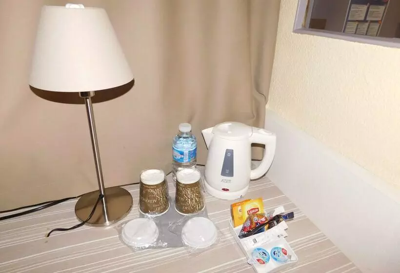 בית מלון כפרי Kyriad Bellegarde  Genève