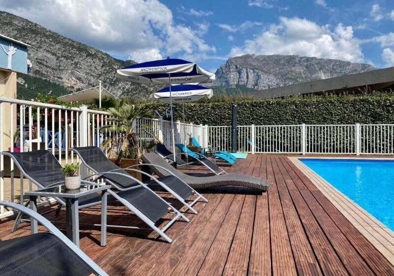 فندق Le Neron  Logis