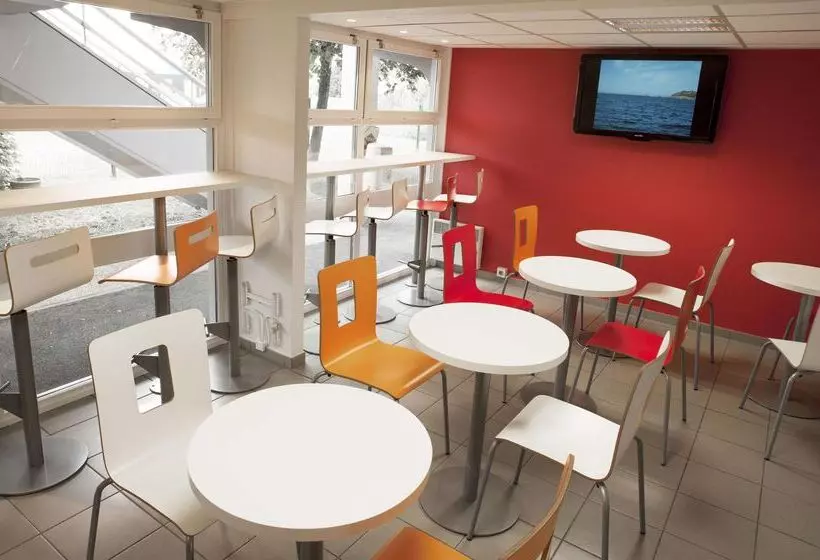 ホテル Premiere Classe Orange