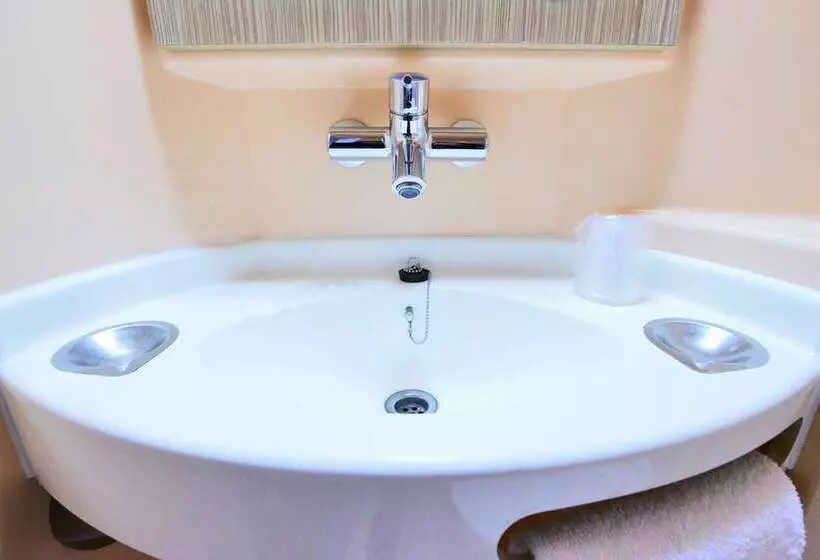 Hotel Premiere Classe Paris Ouest Nanterre La Defense