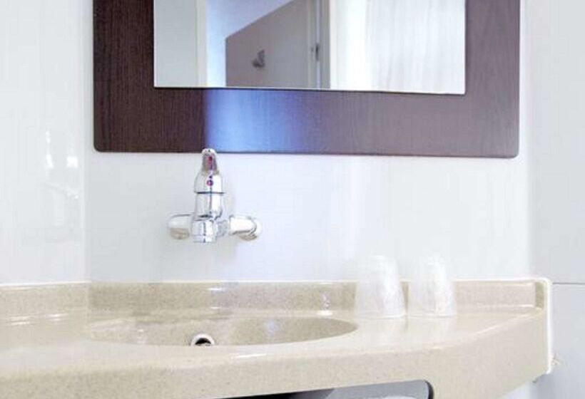 هتل Premiere Classe Valenciennes Sud Rouvignies