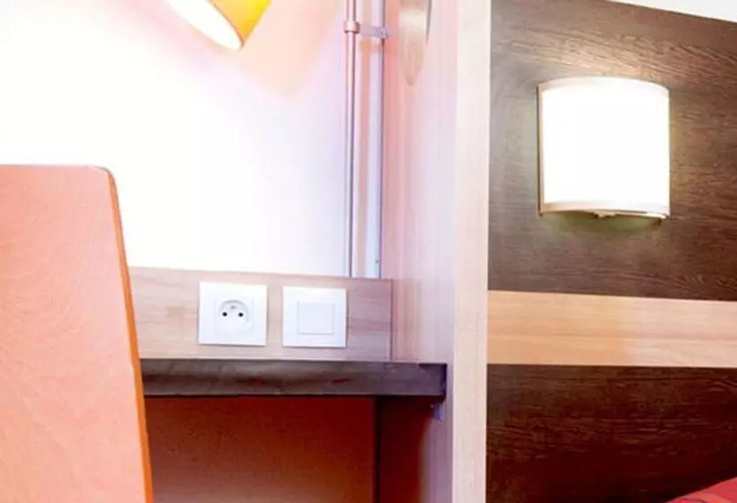 酒店 Premiere Classe Valenciennes Sud Rouvignies