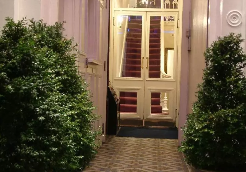 בית מלון כפרי The Brompton