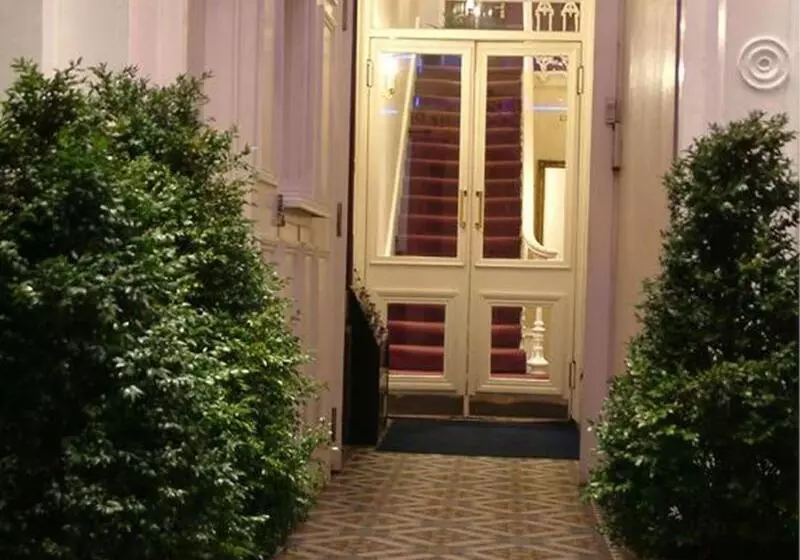 בית מלון כפרי The Brompton