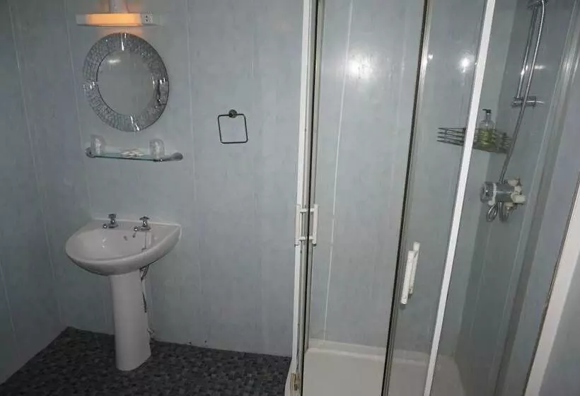 בית מלון כפרי The Butlers