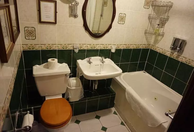 בית מלון כפרי The Butlers