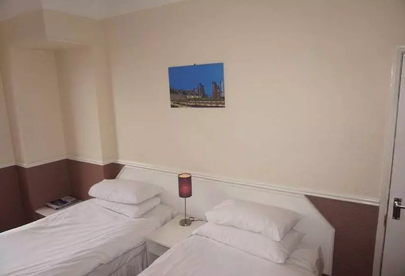 בית מלון כפרי The Butlers