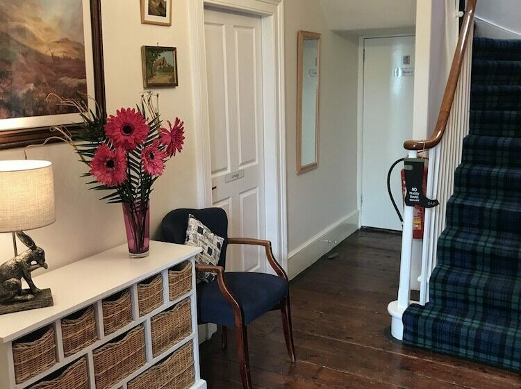 فندق The Struan Inn Self Catering Lodge