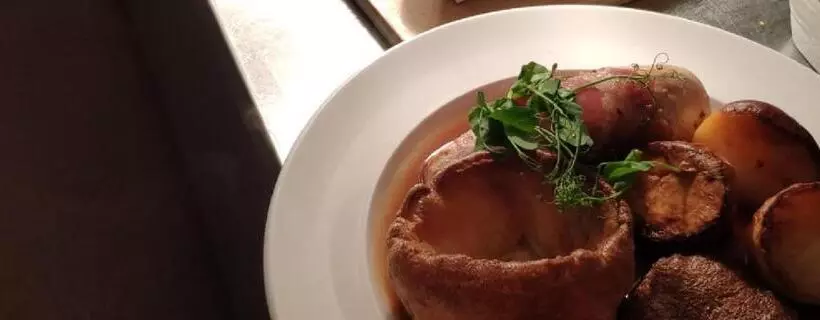 בית מלון כפרי The Thatched Cottage Inn