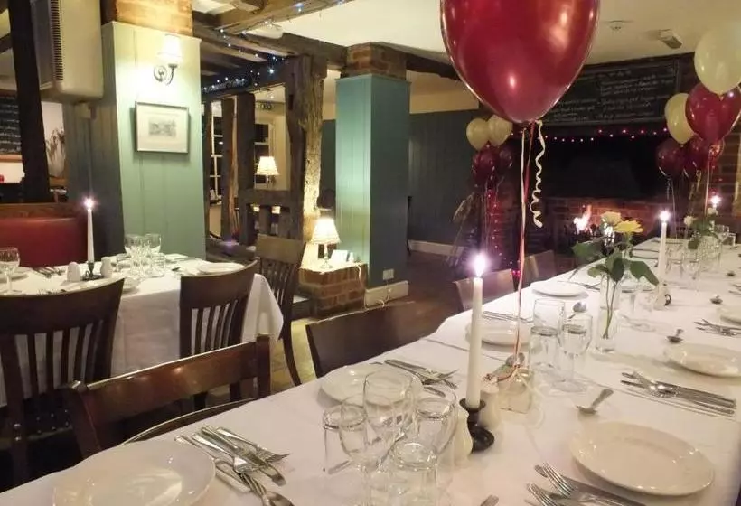 Retkeilymaja White Horse Inn