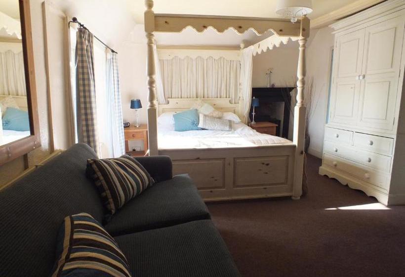 فندق صغير White Horse Inn