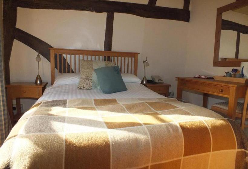 فندق صغير White Horse Inn